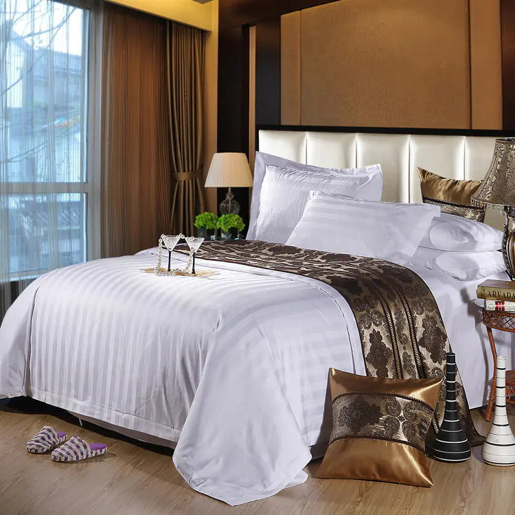 Set di biancheria da letto in cotone con strisce di raso