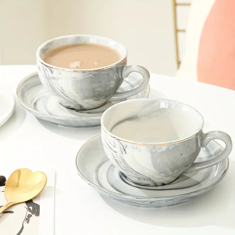 Lussuoso set da caffè espresso in marmo con bordi dorati